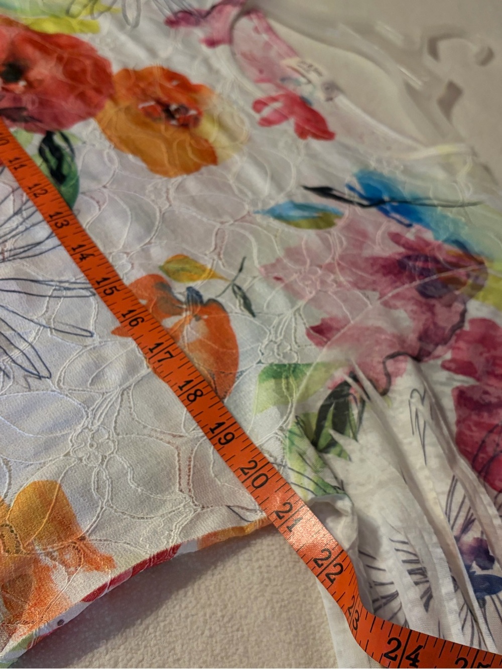 Jess & Jane White Floral Lace-Overlay Tunic Top - Picture 5 of 9
